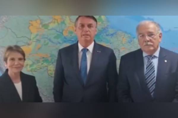 Bolsonaro se diz neutro entre Riedel e Contar