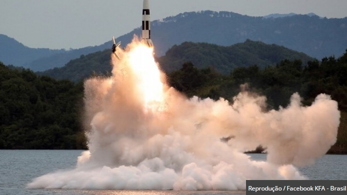 Japão acusa Coreia Popular de novo lançamento de mísseis à região marítma