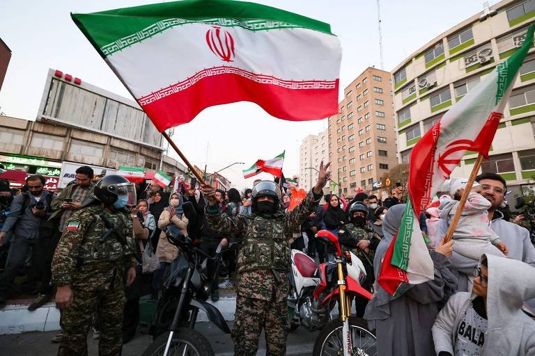 Irão quer suspensão dos EUA por ofensas à bandeira