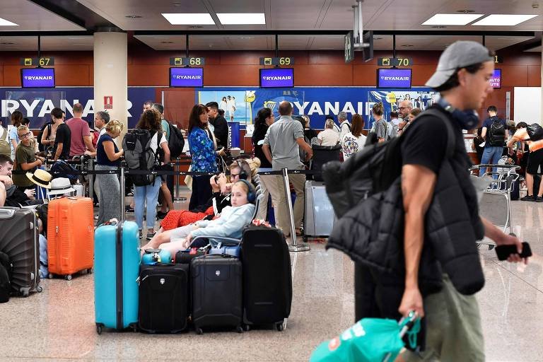 Após falha em sistema, EUA suspende todos os voos do país