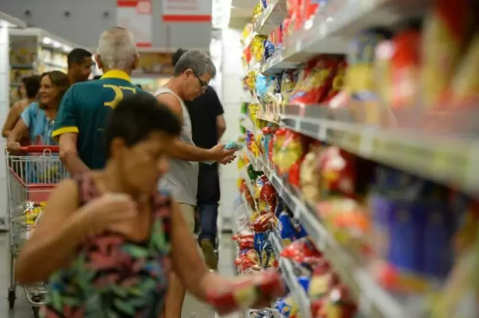 Cesta básica tem redução de 1,23% em fevereiro, diz Procon