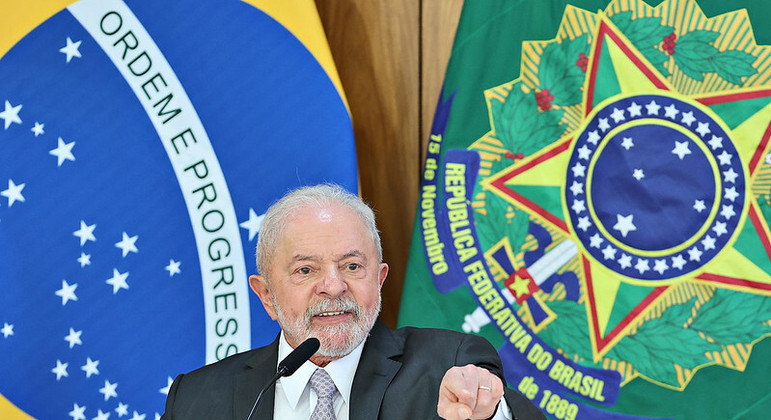 Lula não esquece Bolsonaro e faz citações ao ex-presidente a cada dois dias 