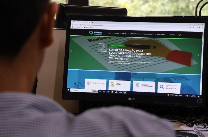 Seleção de profissionais para Escolagov segue até dia 30 de abril