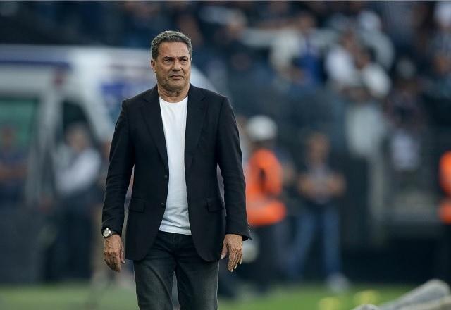 Luxemburgo pede para elenco do Corinthians comemorar empate com o São Paulo