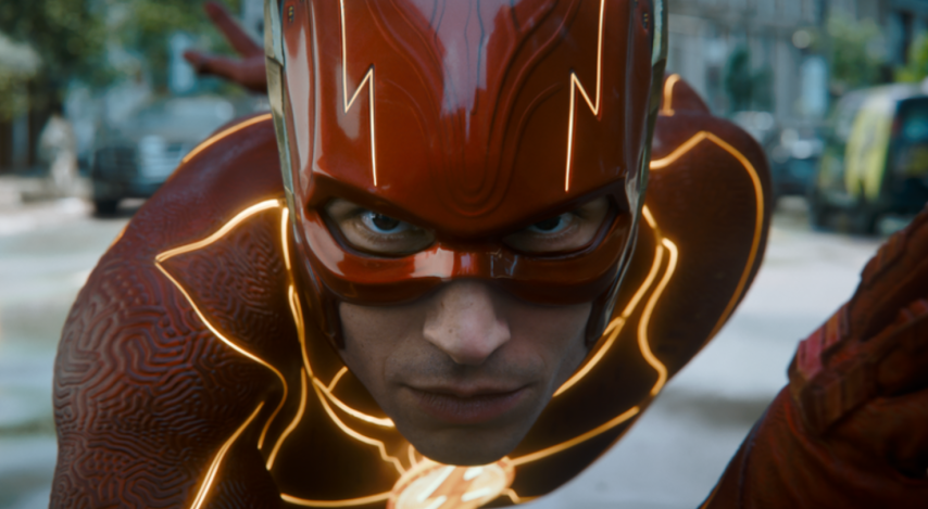 'The Flash' supera 'Homem-Aranha' e estreia no topo da bilheteria nacional.