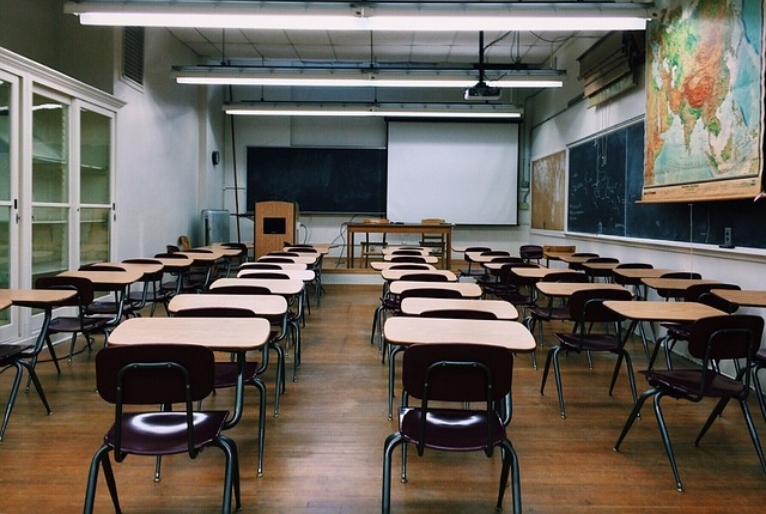 Estudante é reprovada por faltar 298 vezes no ano e pede indenização.