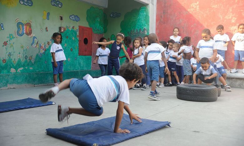 Educação em tempo integral é bem recebida por gestores.