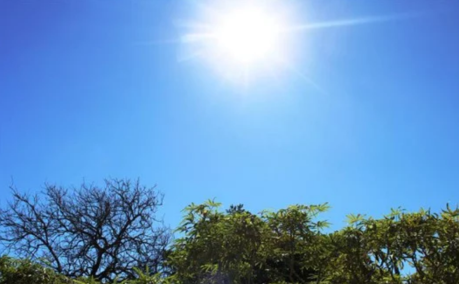 Quinta-feira ensolarada em Dourados.