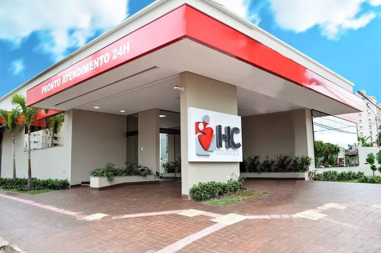 Homem cai dentro de caixa d'água e morre no hospital.