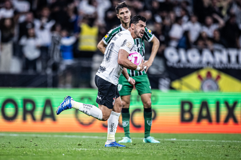 No último lance, Corinthians arranca empate com o América-MG no Brasileirão