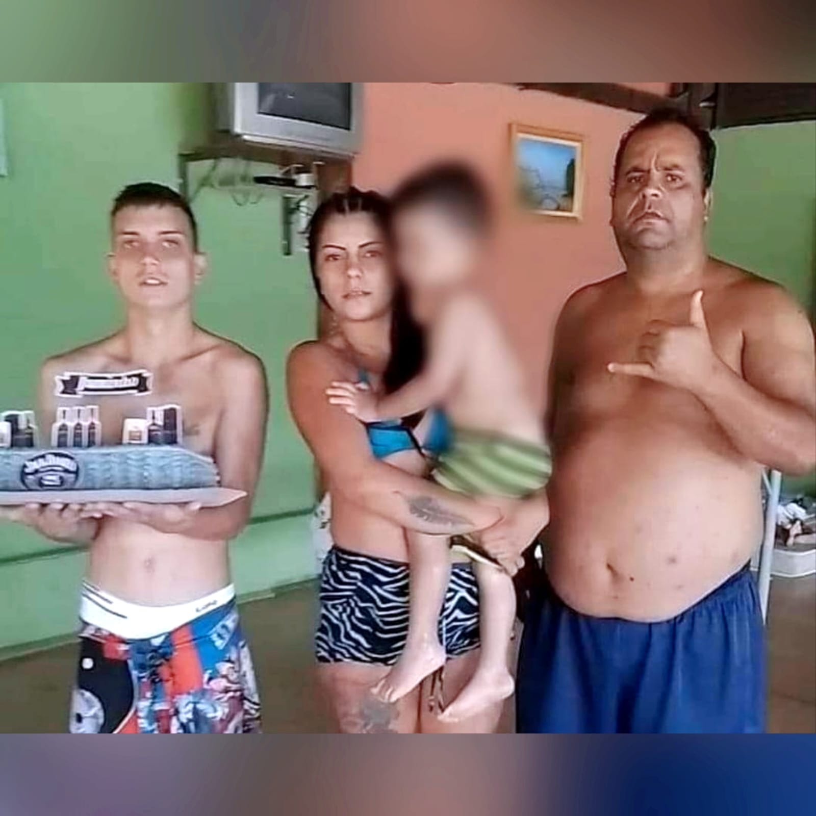 Filmado recebendo “beijo grego” do sogro, Juninho cria conteúdo adulto