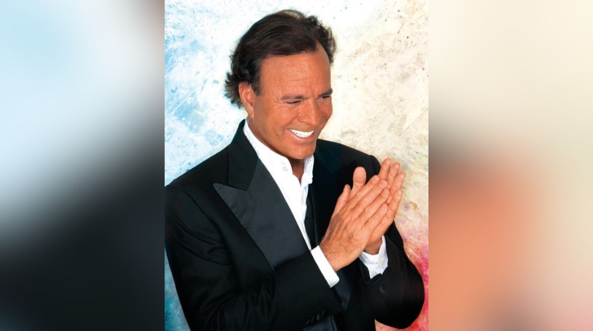 Julio Iglesias é detido em aeroporto por carga suspeita em mala