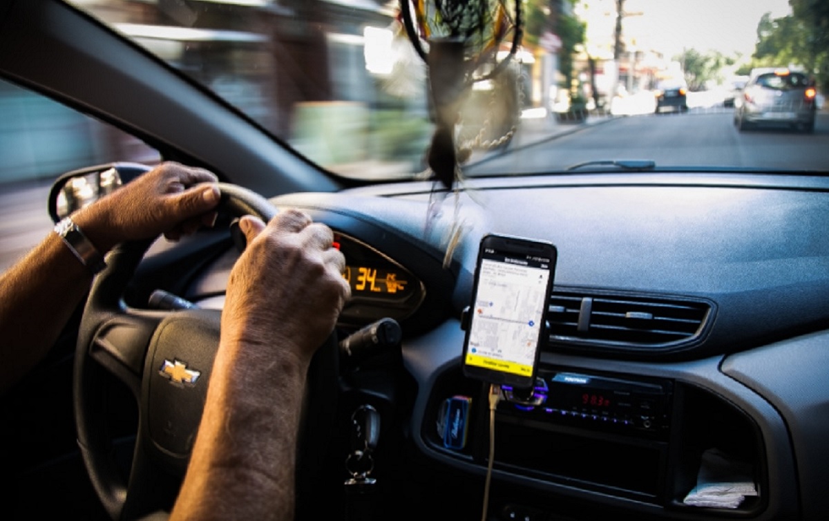 Uber: todas as corridas têm que ter ar-condicionado sem taxa extra