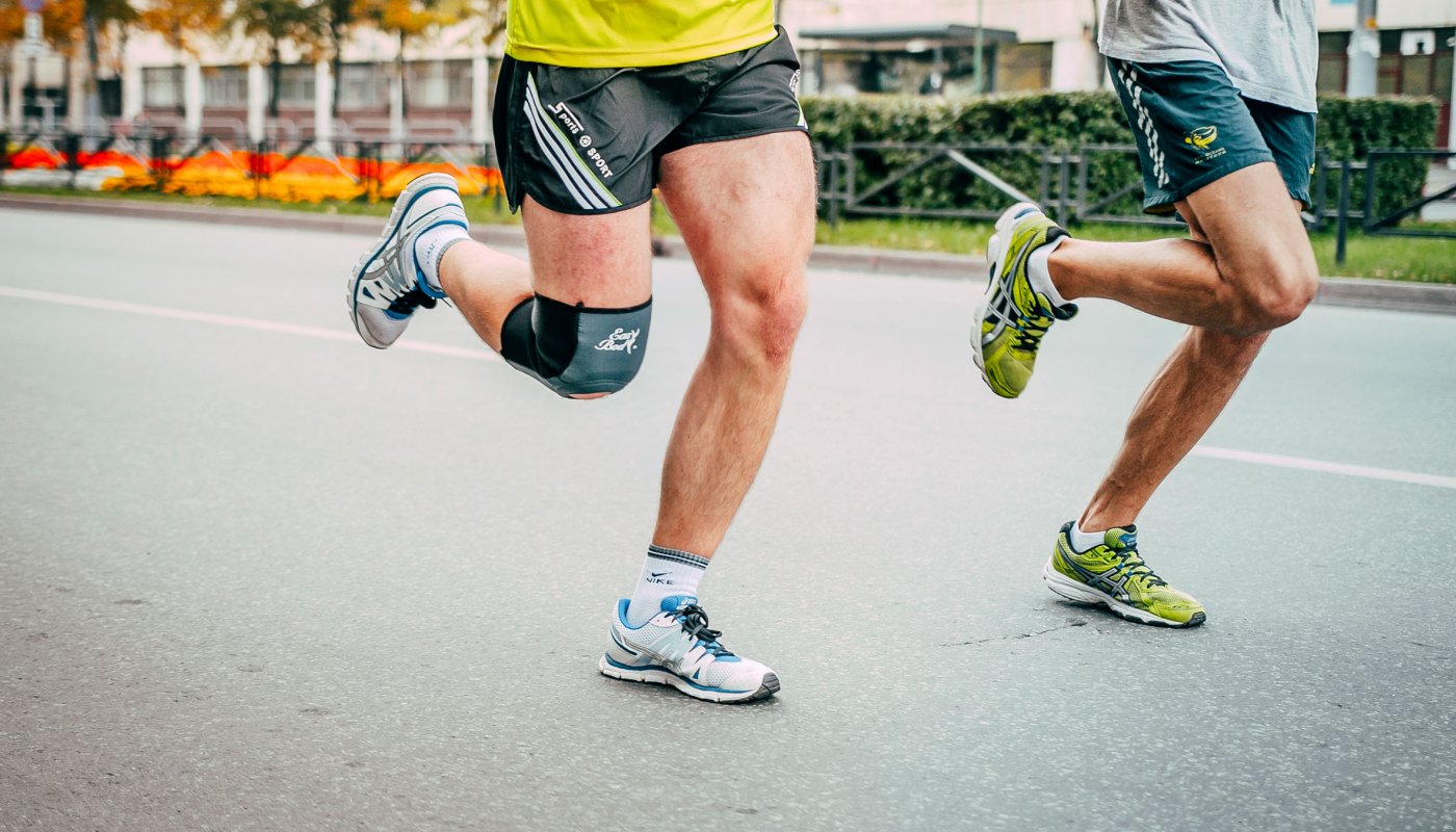 Corrida prejudica o joelho? Correr agasalhado emagrece mais? Veja 7 mitos e verdades sobre o esporte