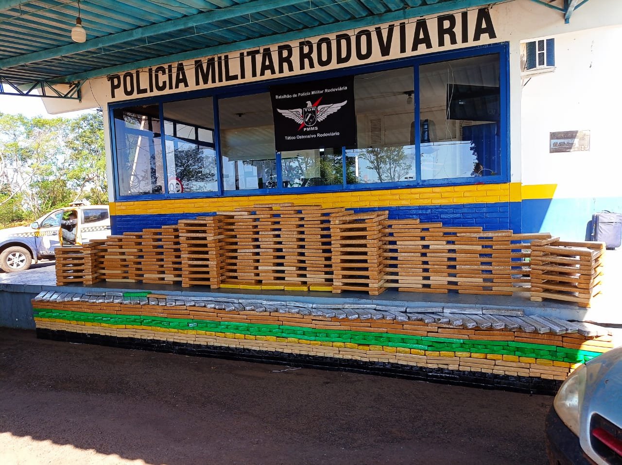 Polícia Militar Rodoviária prende mais de 1 tonelada de drogas em Amambai