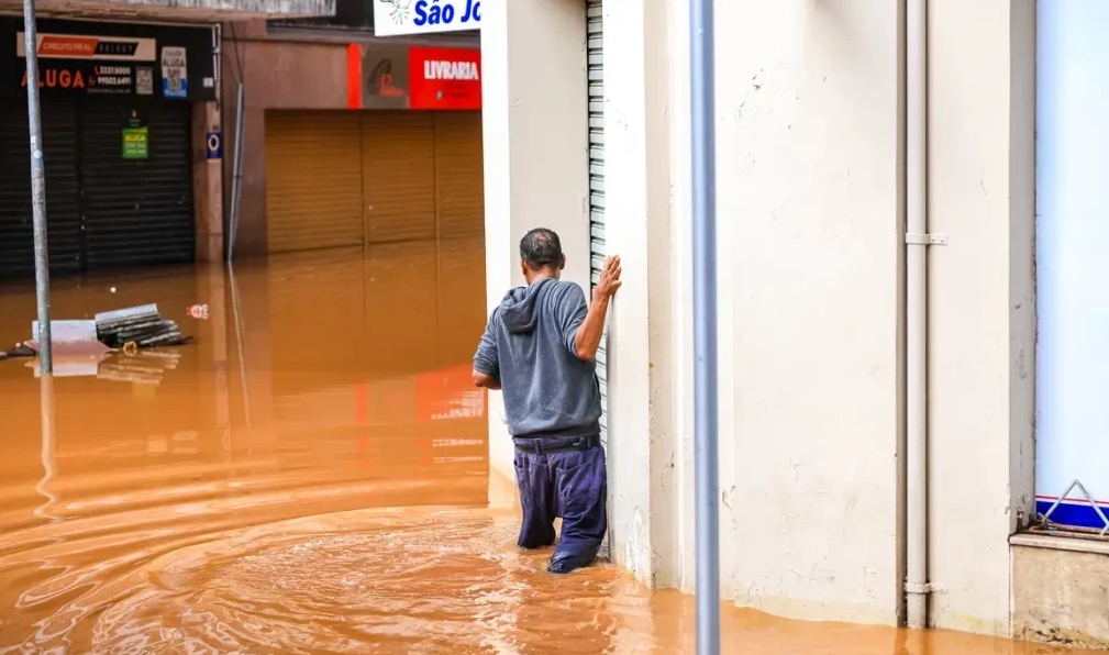 Mortes por leptospirose chegam a 13 no Rio Grande do Sul 