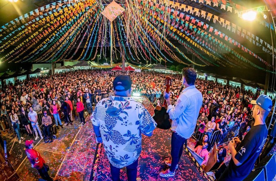 Agendão: Diogo Nogueira, celebrações do Dia do Rock, Afrogueto e teatro são opções no fim de semana