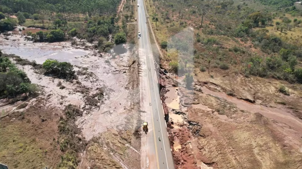 Barragem que rompeu em MS estava sem manutenção e com sistema de drenagem obstruído, diz órgão ambiental