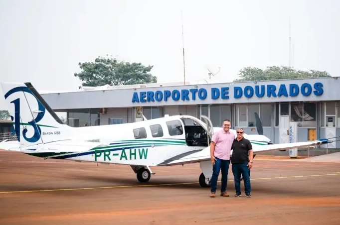 Alan Guedes anuncia liberação da pista e faz voo teste no Aeroporto de Dourados