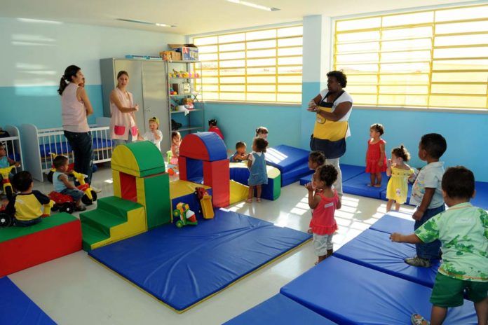 No Brasil, 4,5 milhões de crianças precisam de uma vaga em creche