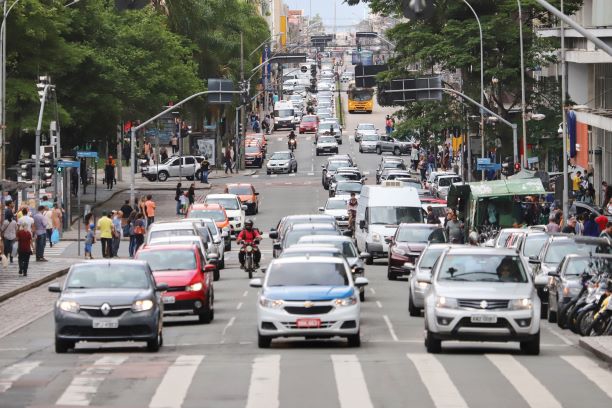 Encerra nesta quinta-feira (31) o prazo para quitar licenciamento de veículos com placa final 0 