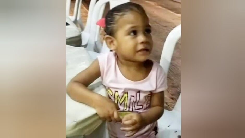 Criança de 2 anos morre ao se engasgar comendo fruta em MS