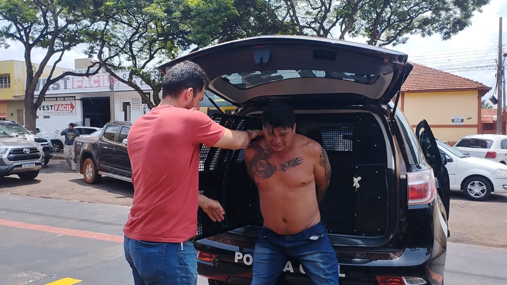 Homem que matou a esposa troca tiros com a polícia antes de ser preso em Dourados