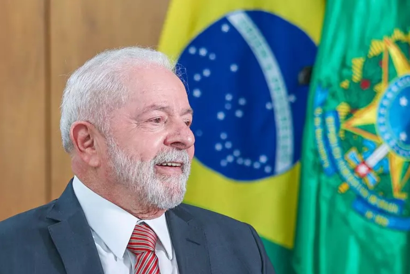 Lula chega a MS para inauguração de uma das maiores fábricas de celulose do mundo 