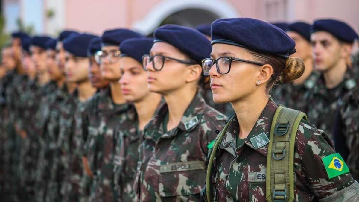 Forças Armadas iniciam o alistamento militar feminino voluntário