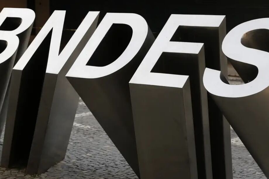 Crédito do BNDES para micro, pequenas e médias empresa sobe 46% no ano