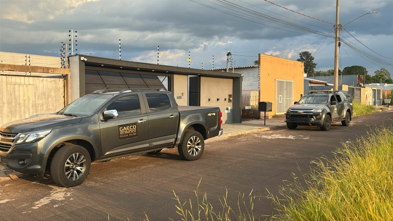 Gaeco denuncia advogados e policial com mais 19 por tráfico em carros dos Correios e funerária