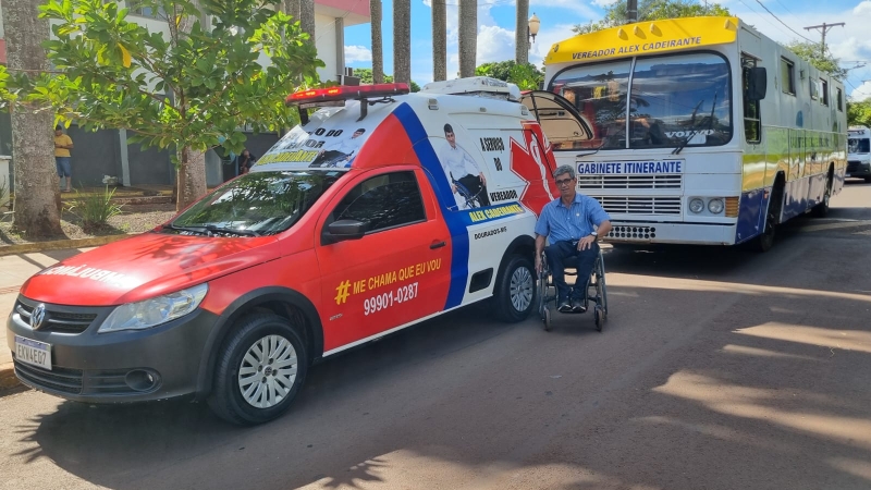 Alex Cadeirante compra ambulância para transportar pacientes que receberem alta médica