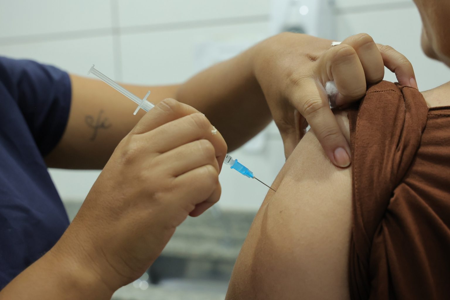Prefeitura de Dourados vacinou mais de 300 pessoas contra Influenza no final de semana