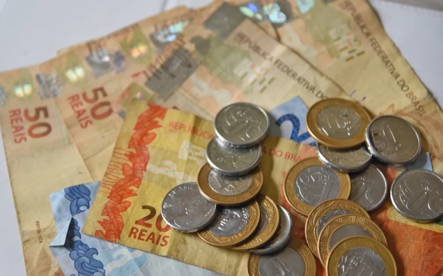 Governo propõe salário mínimo de R$ 1.630 para 2026