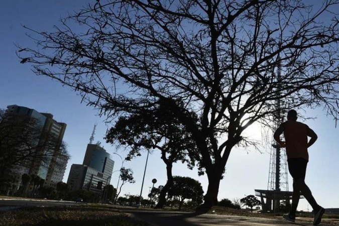 À espera do friozão, segunda-feira começa com tempo quente em MS 