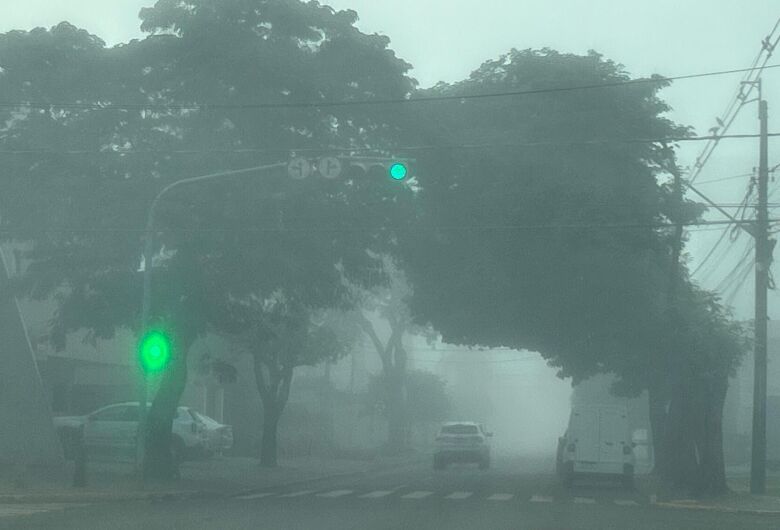 Dourados amanhece sob forte nevoeiro e frio de 10ºC 