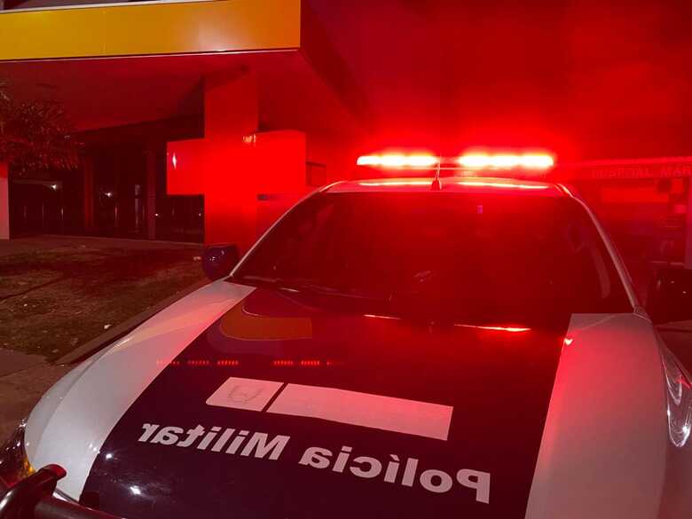 Filho mata pai e esfaqueia irmão em MS