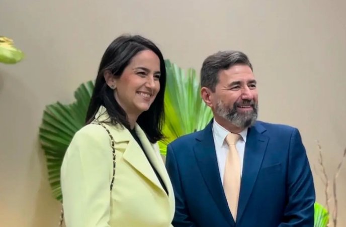 Vice-prefeita de Dourados Gianni Nogueira prestigia posse da nova diretoria da ACED