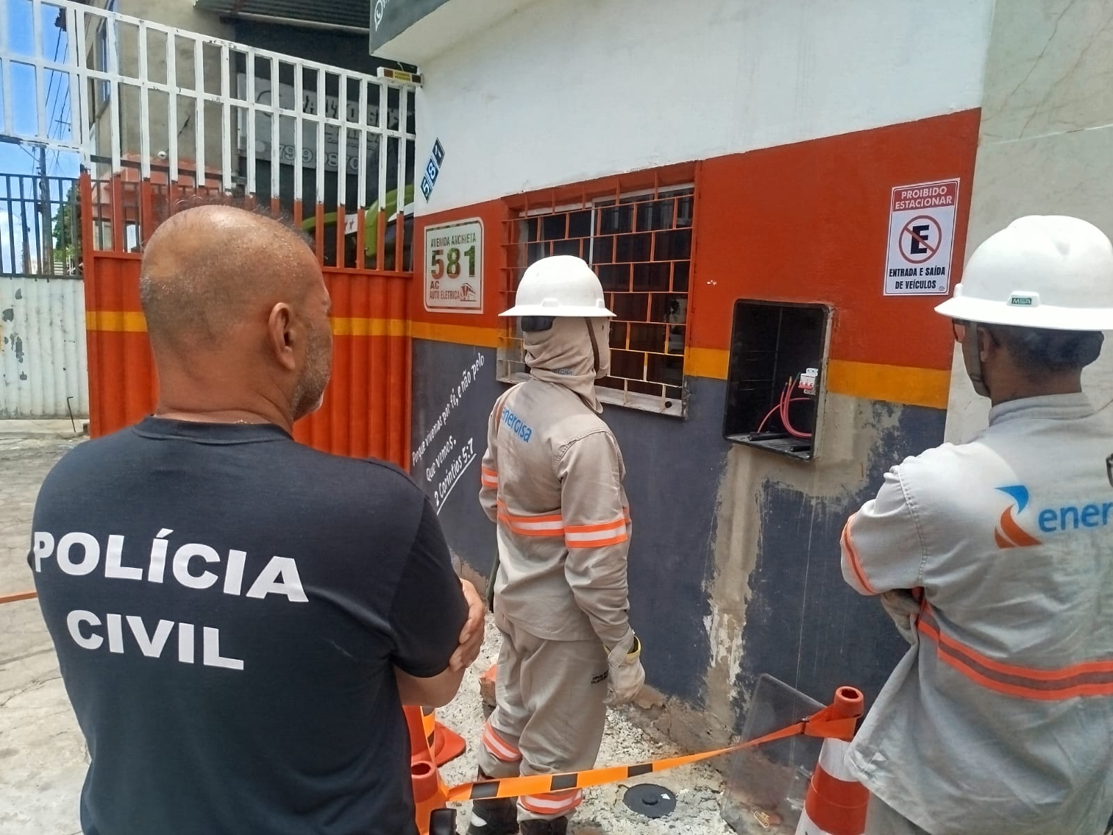 Donos de padaria e oficina são presos em ação contra furto de energia 