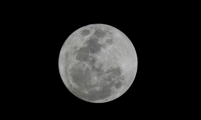 Céu de 2025: eclipses, superluas e chuvas de meteoros marcam últimos meses do ano