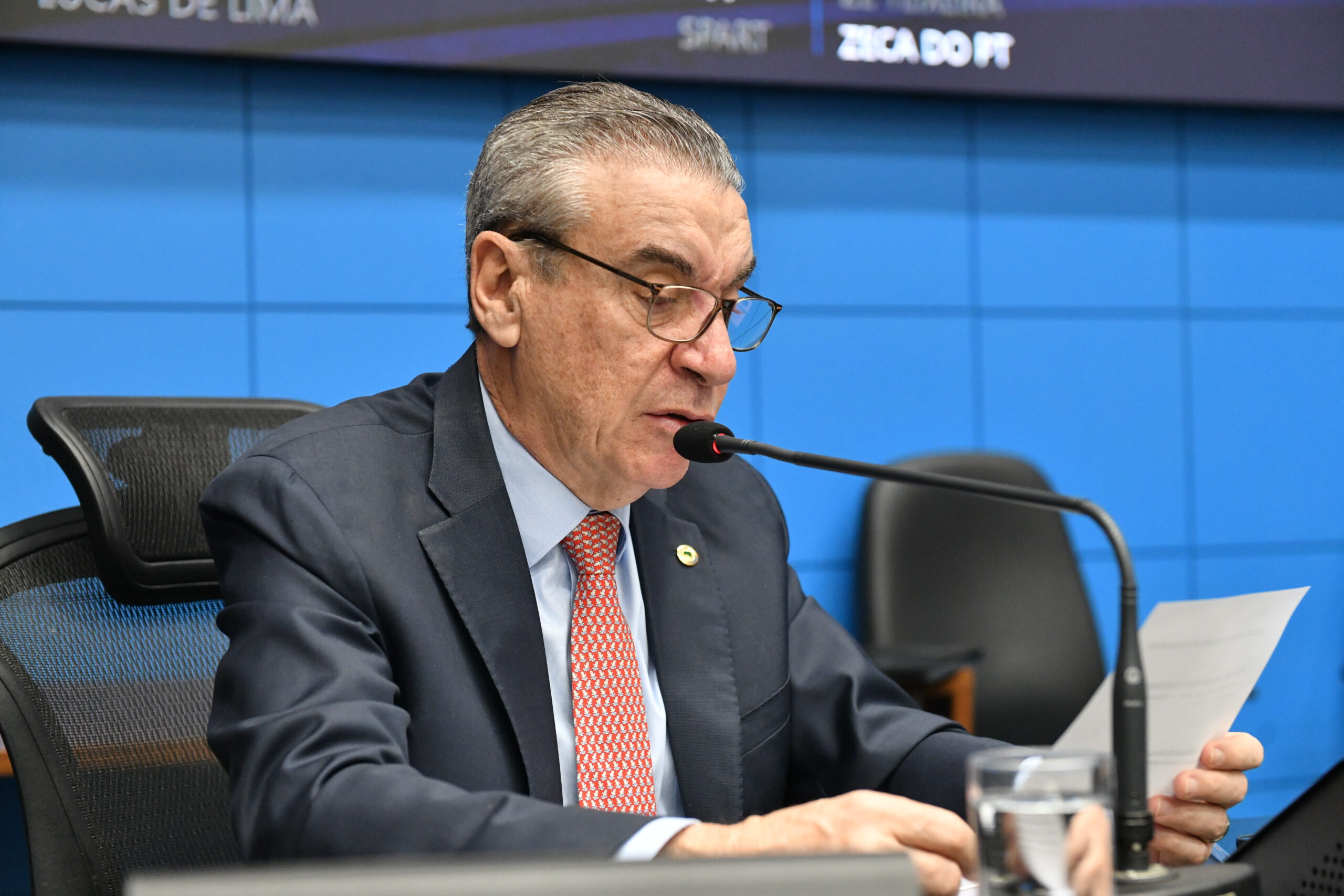 Paulo Corrêa solicita pavimentação de acesso ao aeródromo e ao novo cemitério de Sete Quedas