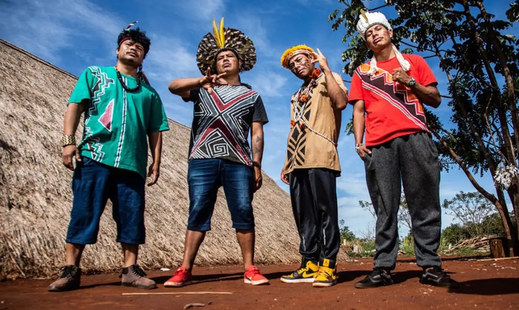 De Dourados para o mundo: Brô MC's leva rap indígena de MS ao The Town