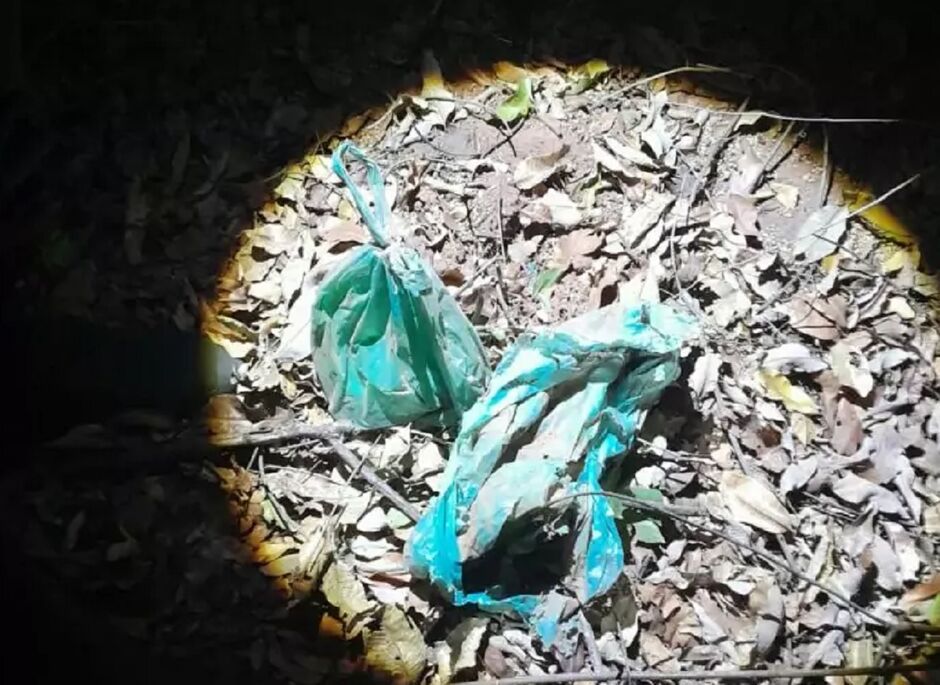 Jovem passa mal após aborto e corpo de bebê é achado enterrado em MS