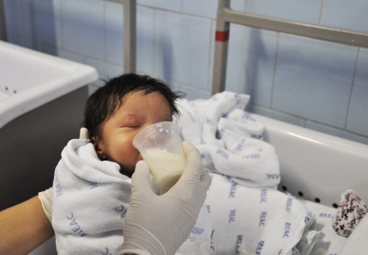 Com baixo estoque, Hospital Universitário pede doações de leite materno