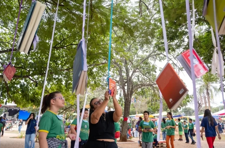 Fim de semana tem Festival da Carne, Semana da Moda Inclusiva, teatro e literatura