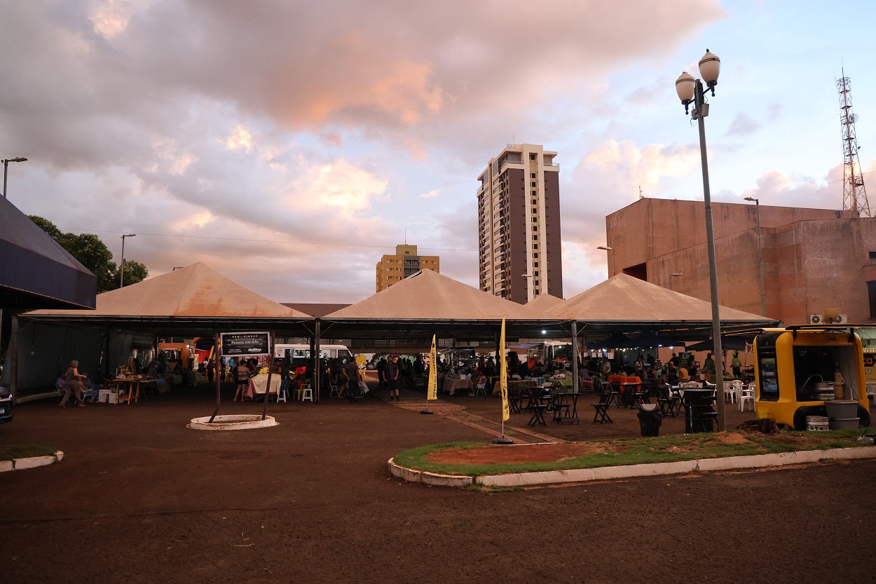 'Feira Sabores no Parque' estreia em Dourados com atrações culturais e gastronomia variada 