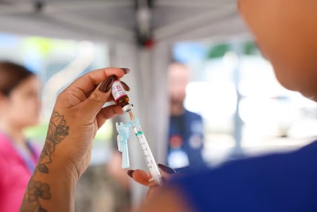 HPV, gripe e sarampo: campanha atualiza vacinas de crianças e adolescentes em outubro
