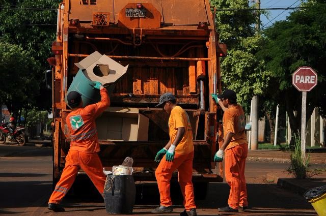 Dourados mantém coleta de lixo no feriado de 11 de outubro