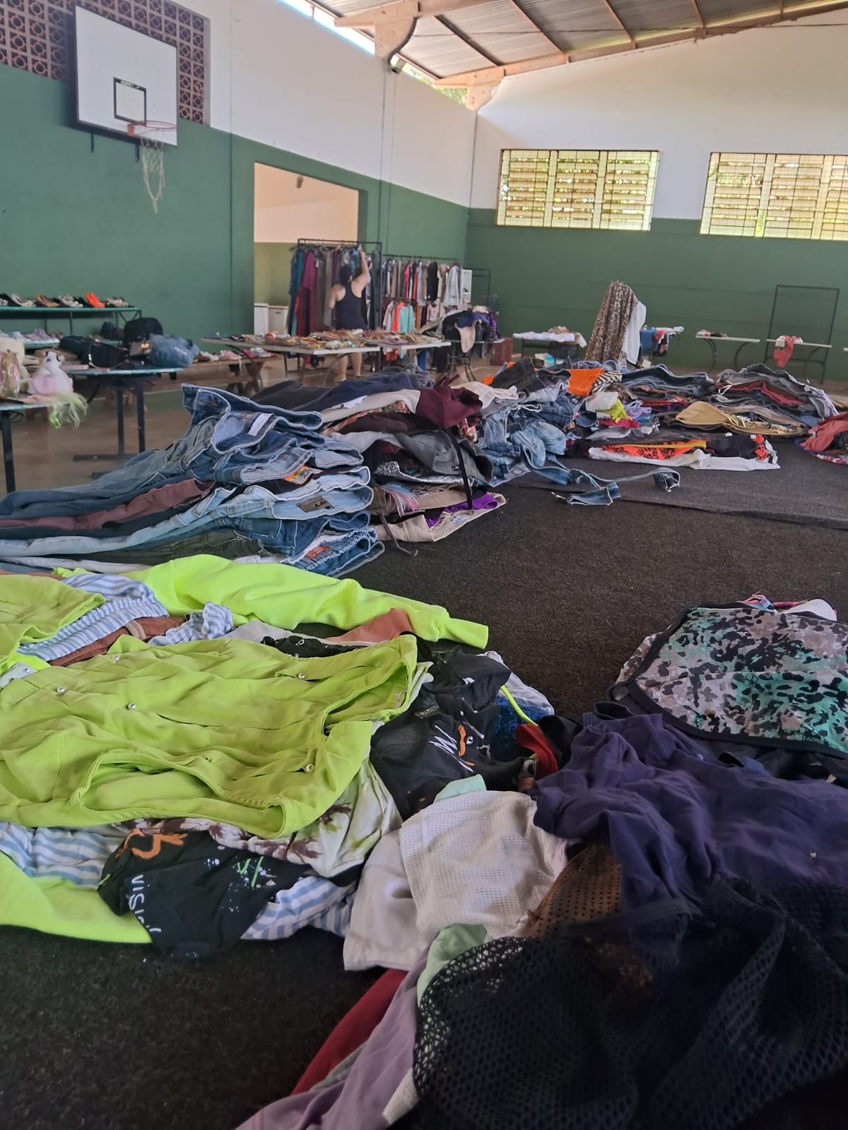 Bazar Beneficente do Ceia reúne solidariedade e artesanato dos adolescentes