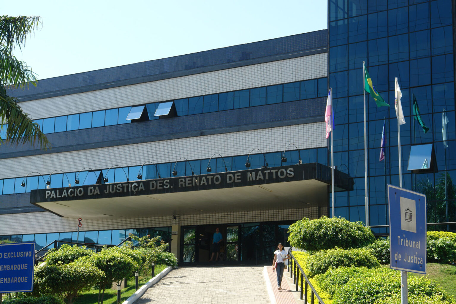 Mistério no fórum: TJ-ES investiga aparecimento de calcinha em sala restrita